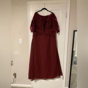 Elegant Burgundy Mother of the Bride/Groom or Evening Gown